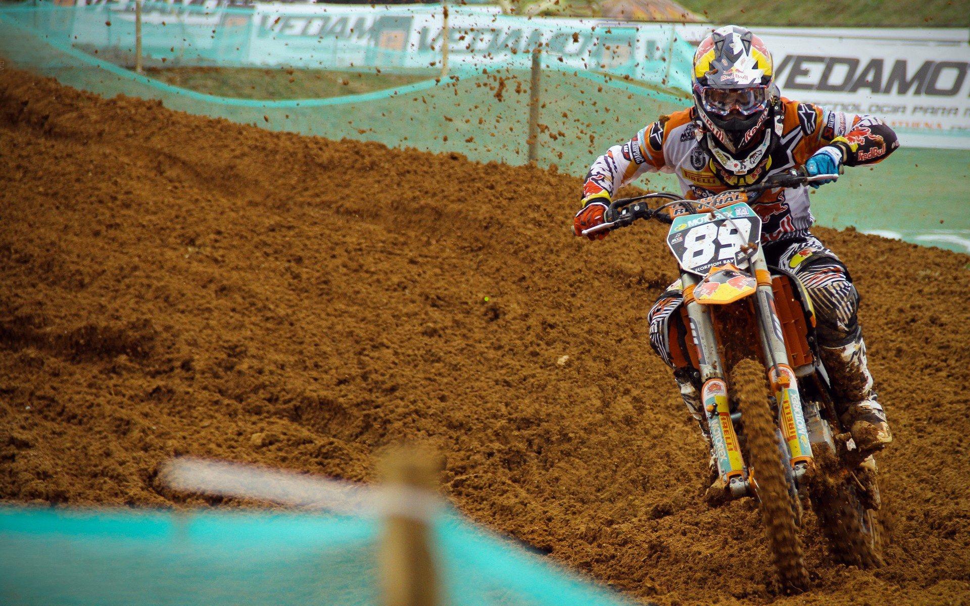 沪媒深度,李铁战术信念不移,高中锋有望担当重任