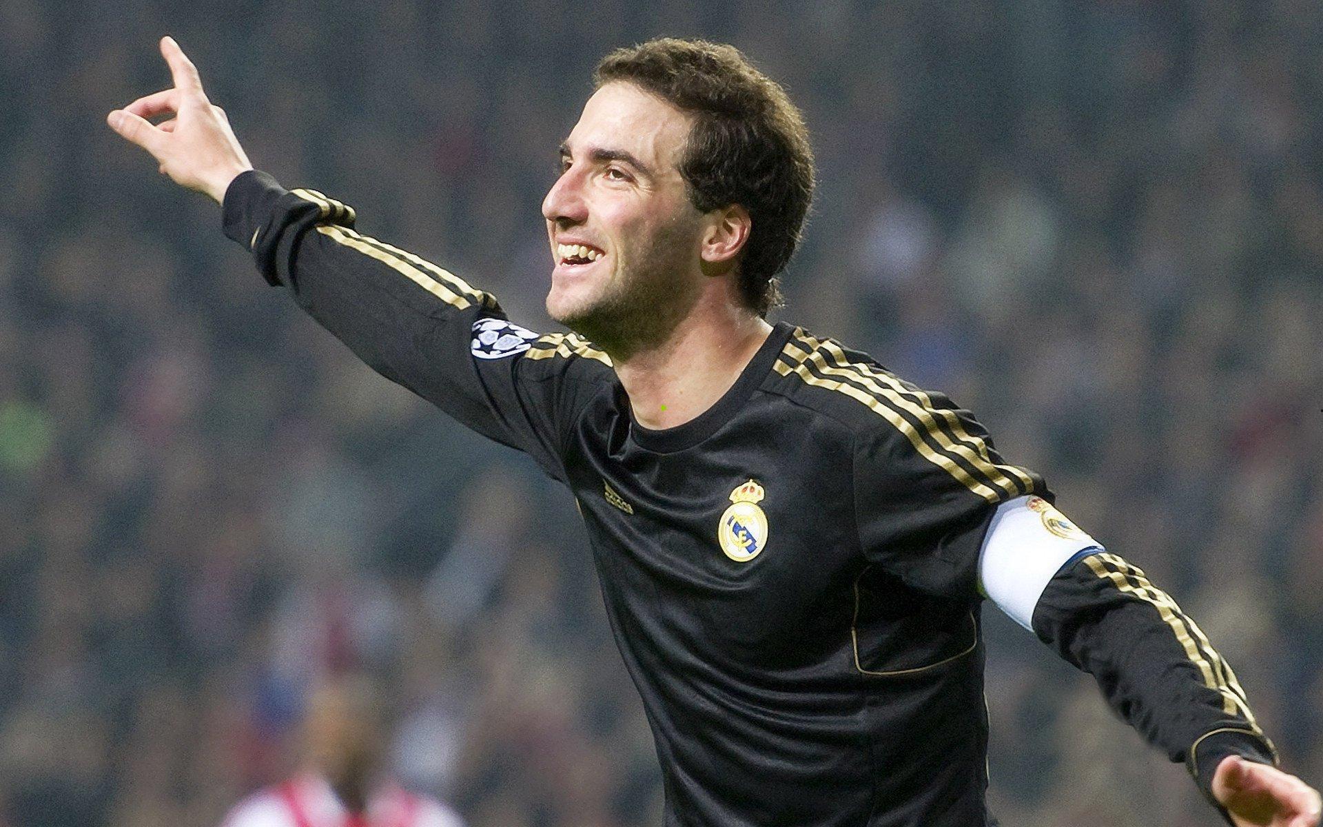 意媒曝光尤文图斯瞄准沙拉维，上海申花同意租借至明年6月